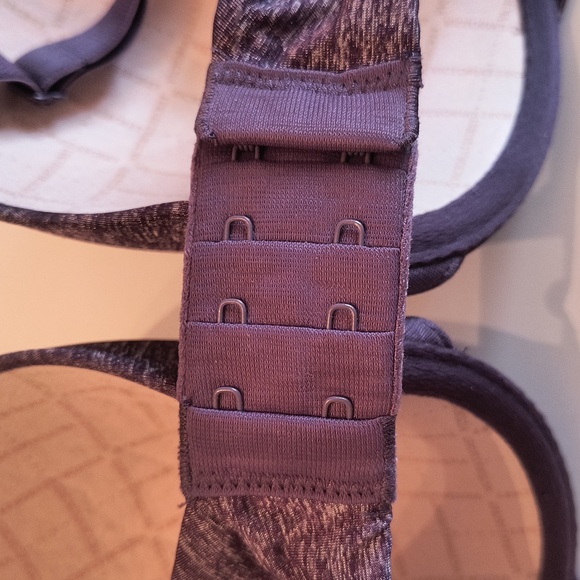 Victoria's Secret Women's Padded Perfect Coverage Bra - 38C - Picture 3 of 4